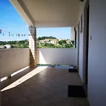 Mira *
